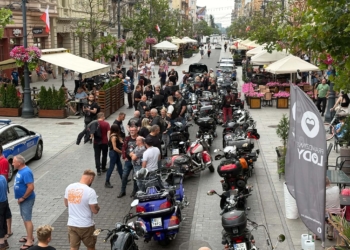 Wielka parada motocykli na Piotrkowskiej w Łodzi