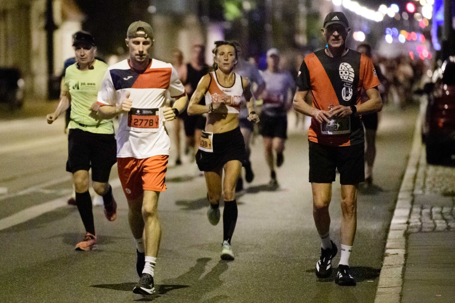 1 wieczorny polmaraton w Lodzi fot Sebastian Szwajkowski 11