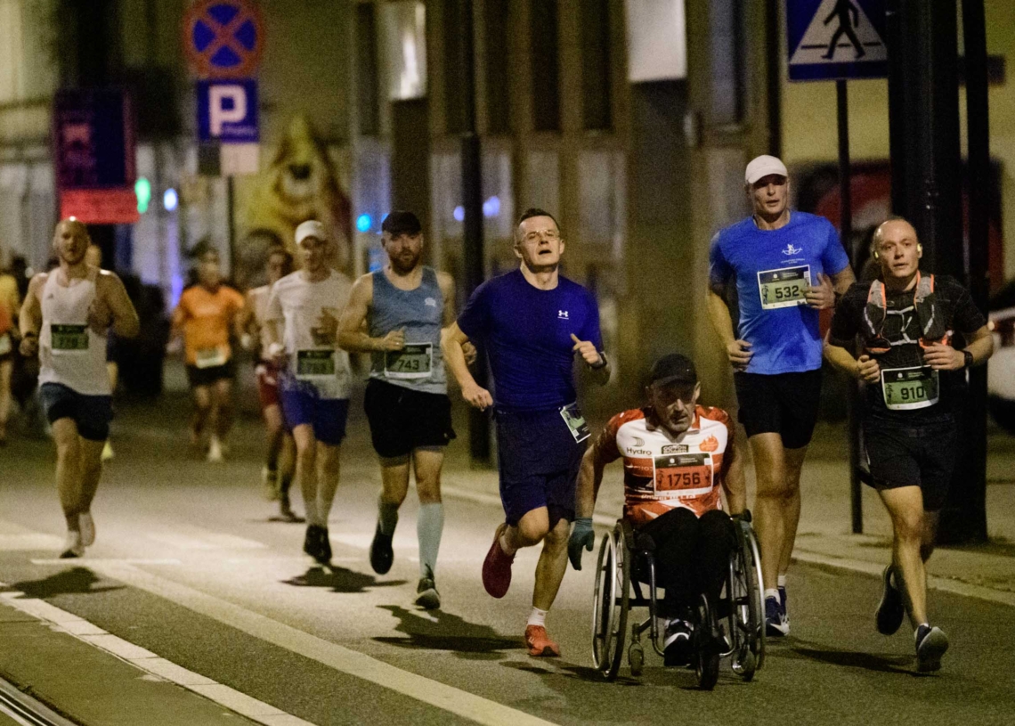 1 wieczorny polmaraton w Lodzi fot Sebastian Szwajkowski 5