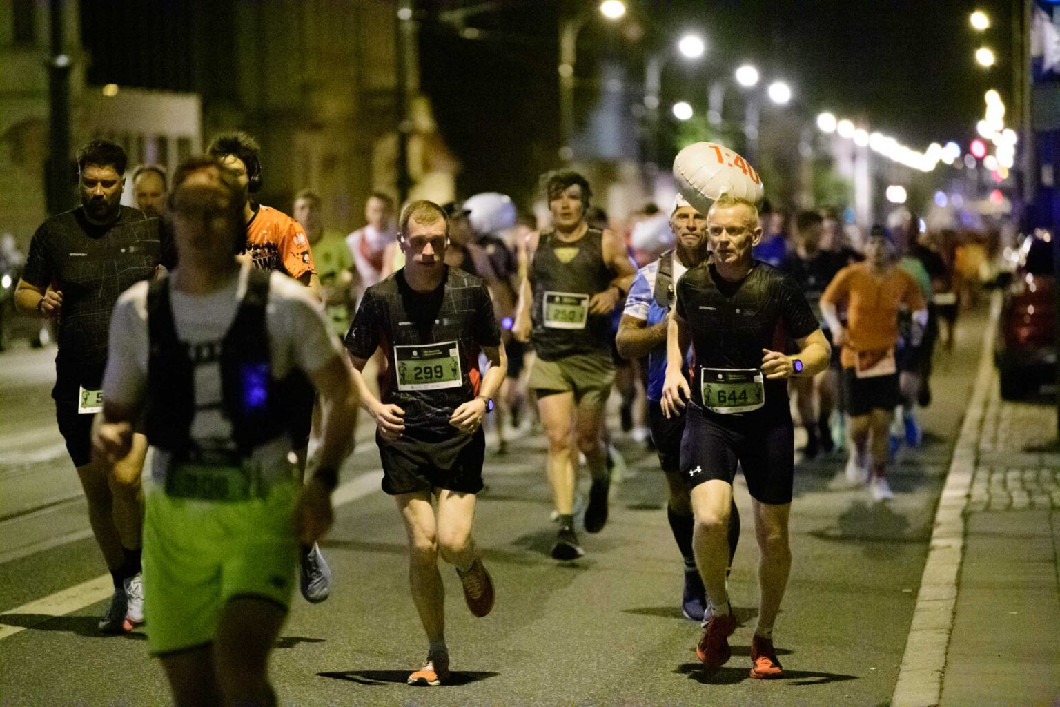 1 wieczorny półmaraton w Łodzi fot Sebastian Szwajkowski (9) 1 wieczorny polmaraton w Lodzi fot Sebastian Szwajkowski 9