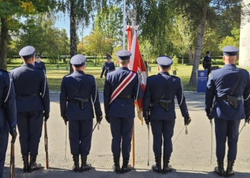 Łódzcy policjanci odznaczeni za wieloletnią służbę. Uhonorowano 59 funkcjonariuszy