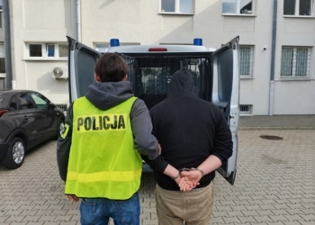 Uciekał motocyklem przed policją ulicami Ozorkowa. Miał zakaz prowadzenia