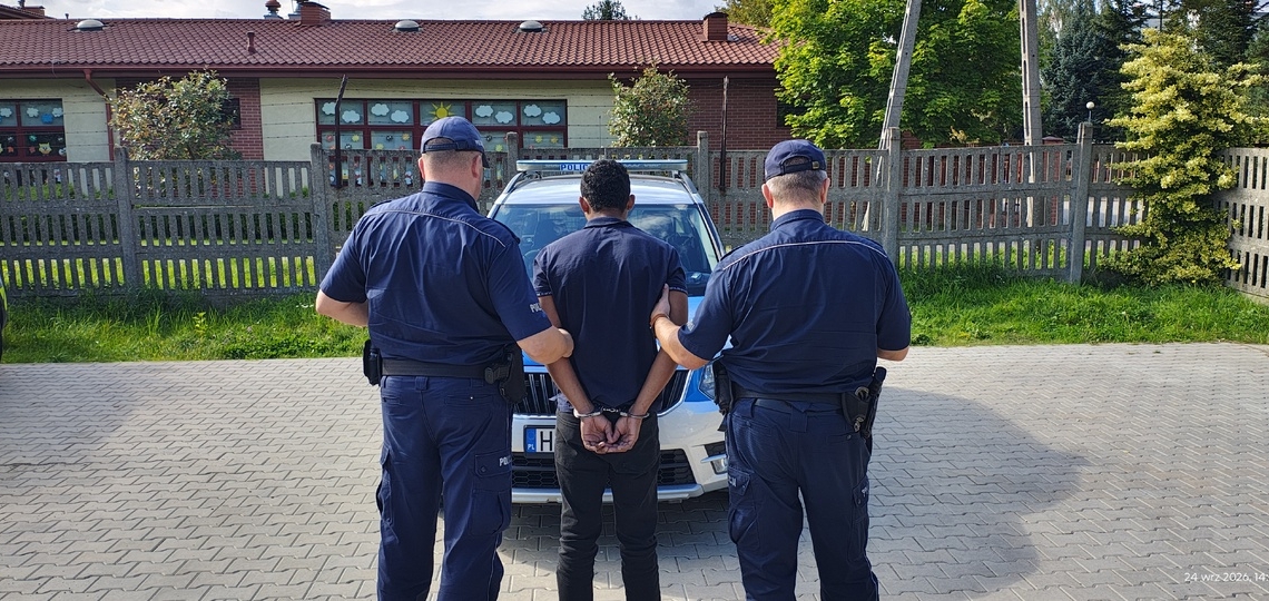 Nietrzeźwy obywatel Kolumbii kierował pojazdem bez uprawnień - przebywał w Polsce nielegalnie