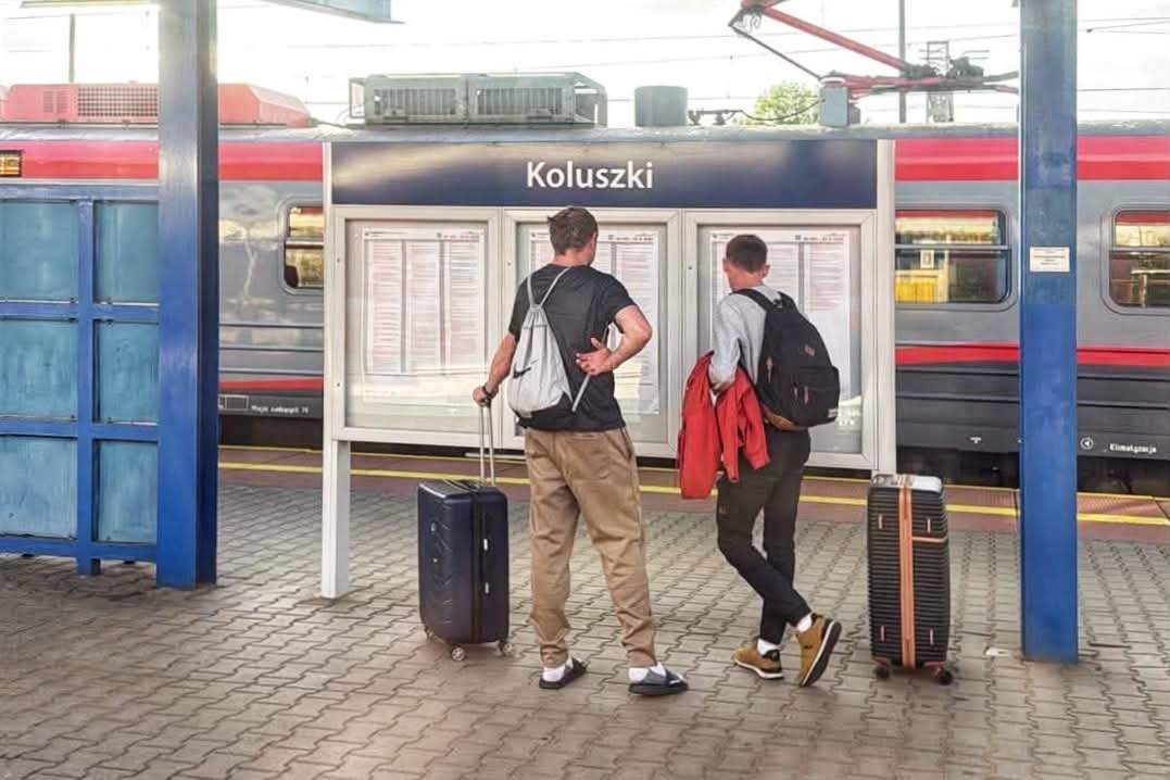 Utrudnienia na kolei w Łódzkiem. Uruchomiono komunikację zastępczą