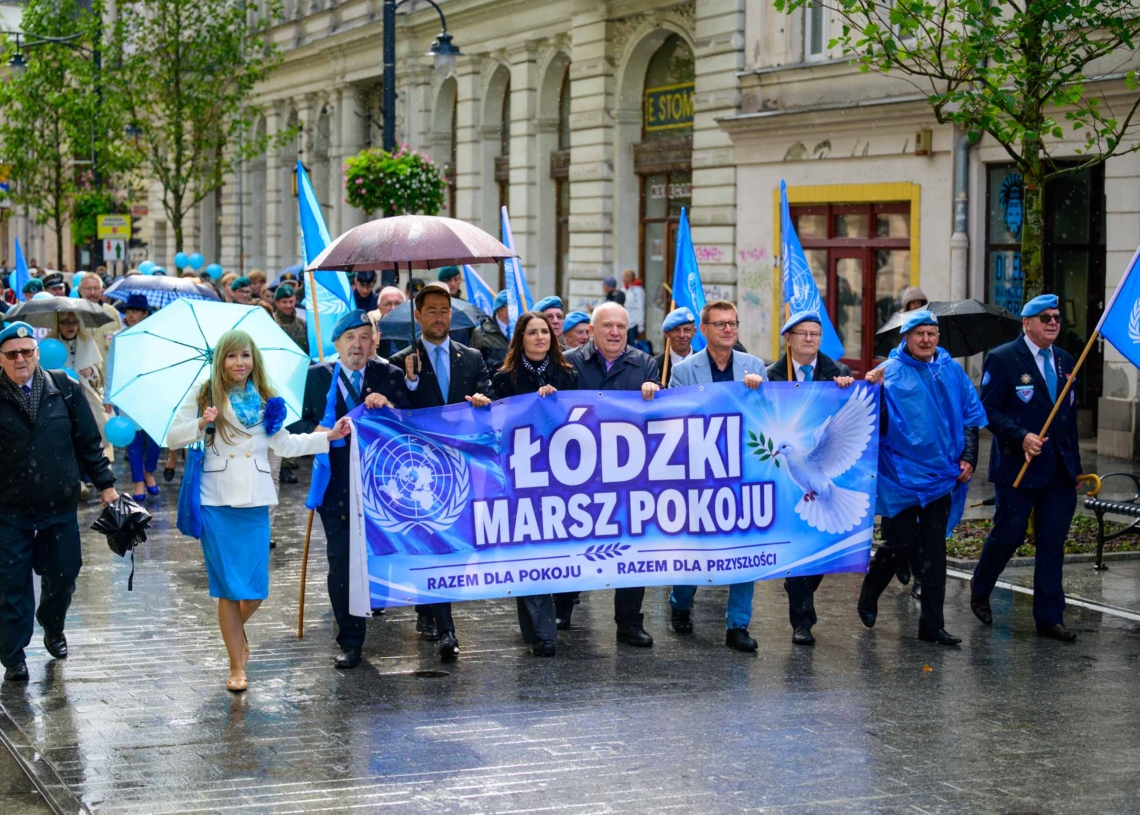 Apel o pokój w Łodzi. Miasto włączyło się w obchody Międzynarodowego Dnia Pokoju [ZDJĘCIA]
