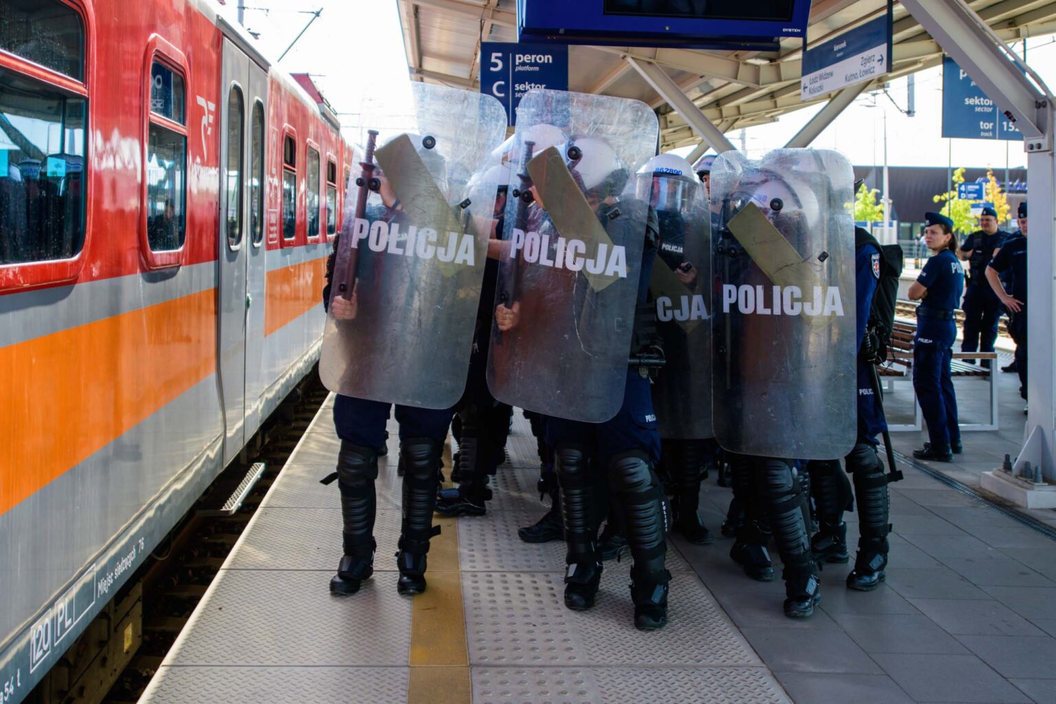 Ćwiczenia policji z PKP fot Sebastian Szwajkowski_8 Cwiczenia policji z PKP fot Sebastian Szwajkowski 8