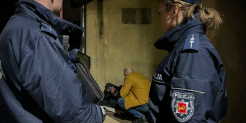 Nocne patrole na ulicach Łodzi. Pomogą osobom w kryzysie bezdomności
