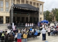 Teatr Wielki w Łodzi inauguruje jubileuszowy sezon. Rodzinny piknik przed teatrem [ZDJĘCIA]