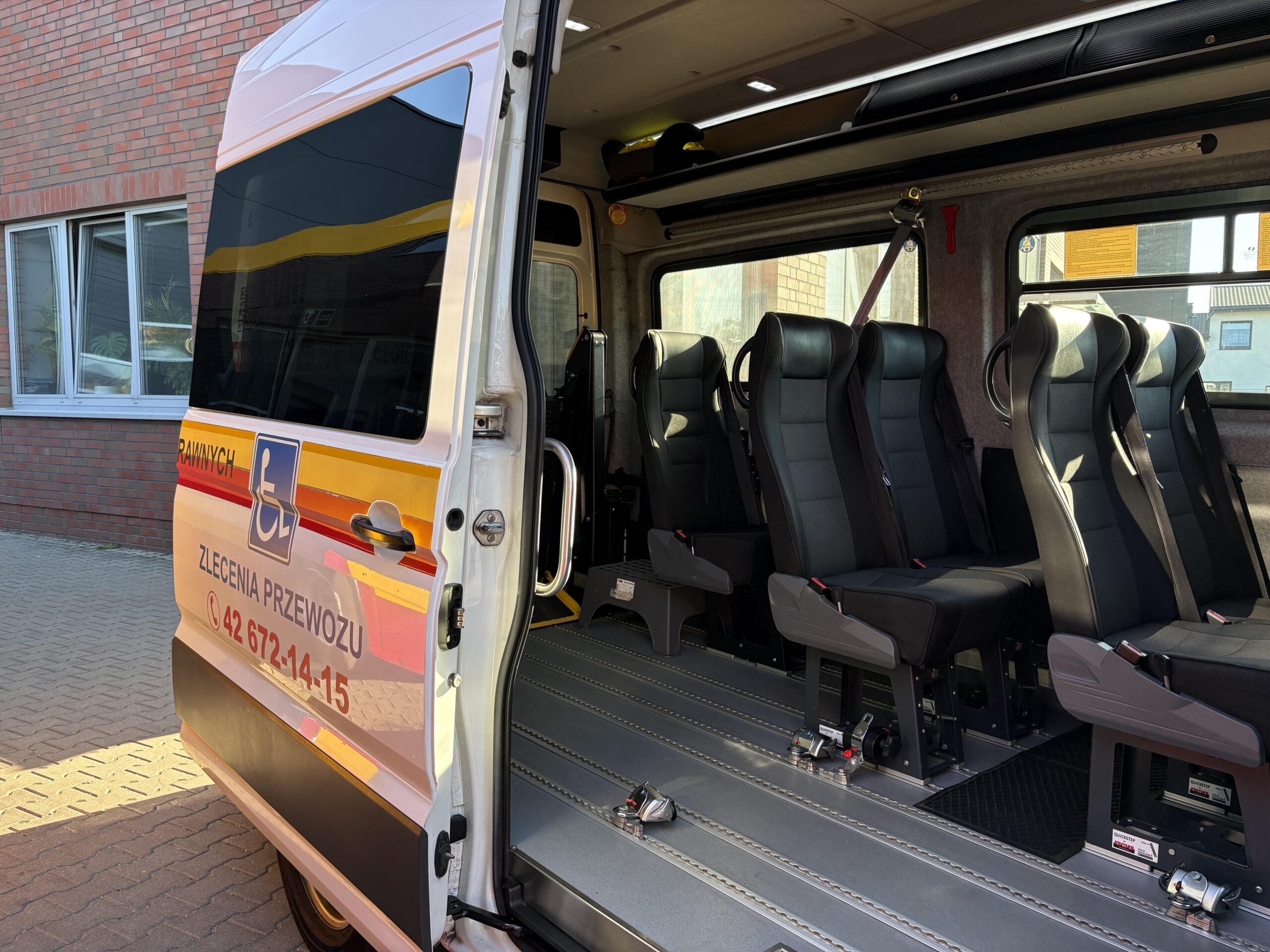Łódzkie MPK stawia na dostępność. Niskopodłogowe tramwaje, rampy w autobusach i system "drzwi w drzwi"