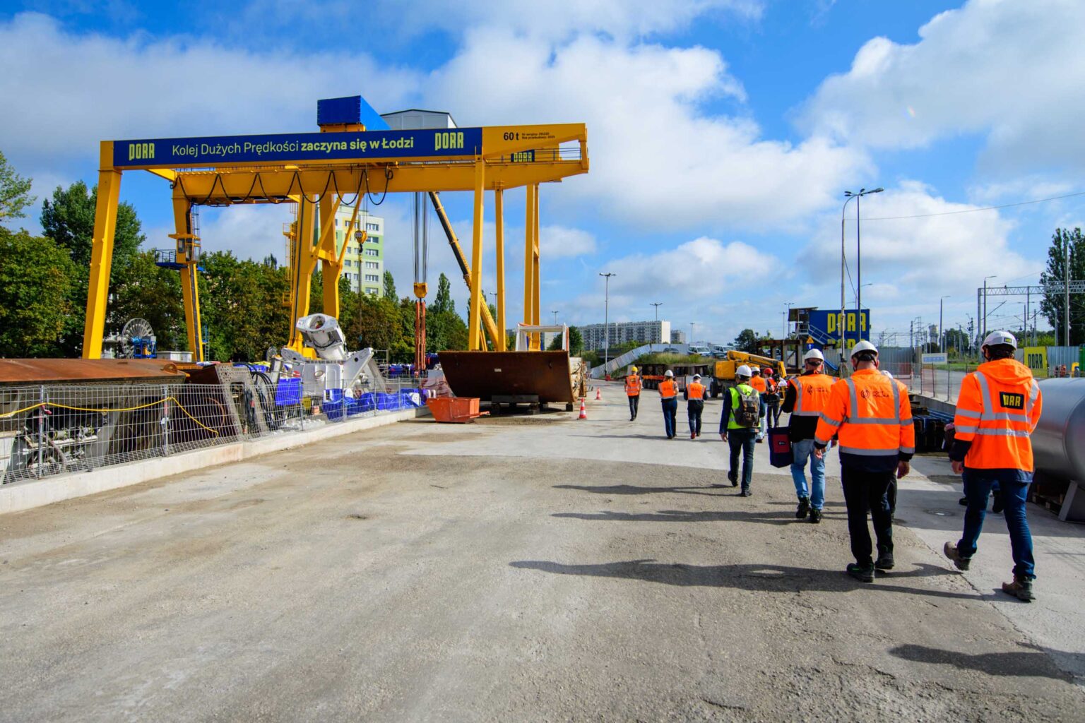 Komora startowa KDP Maratonska z maszyna drazaca fot Sebastian Szwajkowski