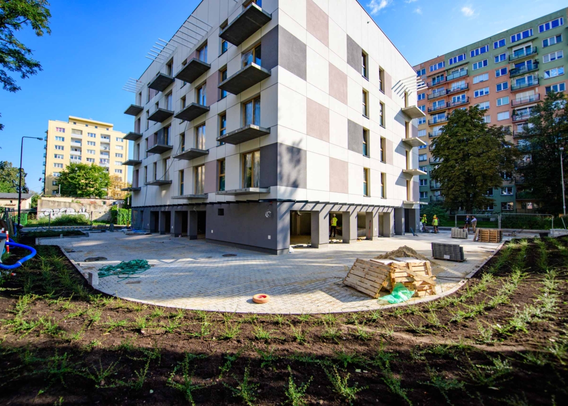 Nowe mieszkania komunalne w Łodzi prawie gotowe. Zamieszka w nich 28 rodzin [ZDJĘCIA]