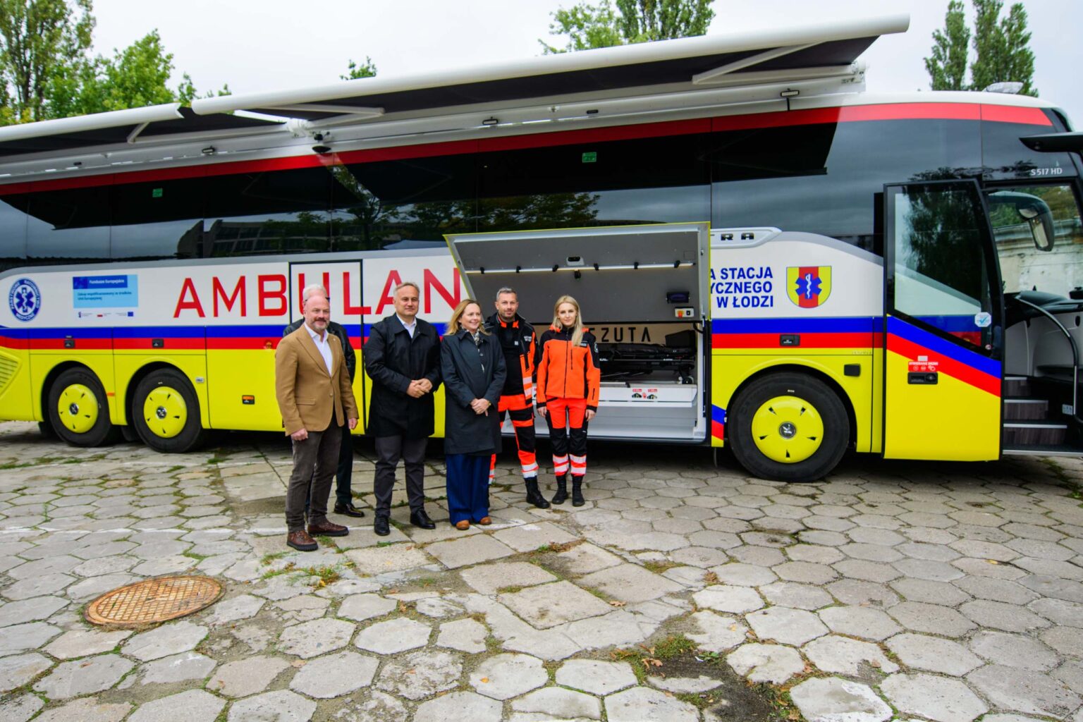 Pierwszy w Polsce Autobus Szpitalny w WSRM w Lodzi fot Sebastian Szwajkowski 10
