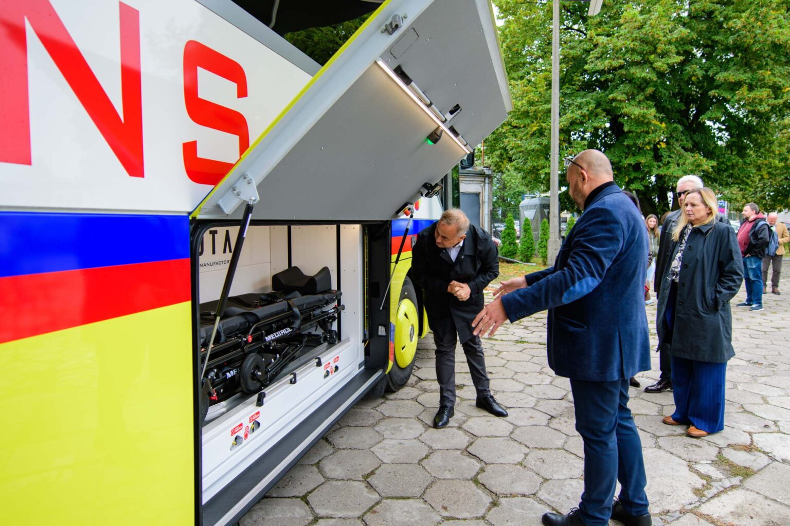 Pierwszy w Polsce Autobus Szpitalny w WSRM w Lodzi fot Sebastian Szwajkowski 6