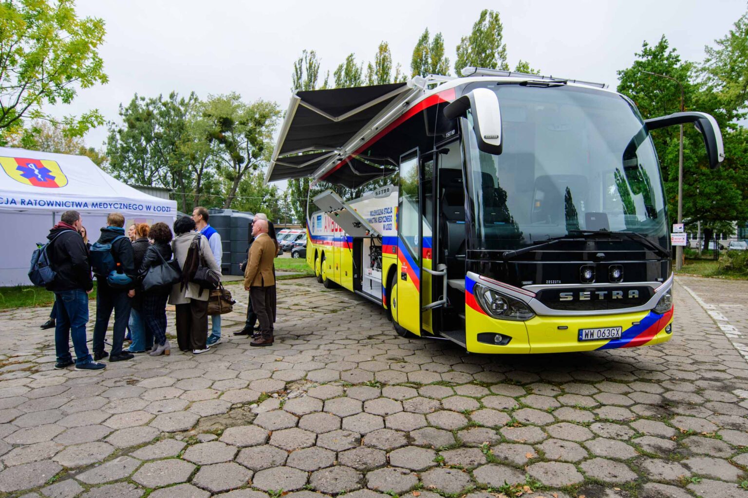Pierwszy w Polsce Autobus Szpitalny w WSRM w Lodzi fot Sebastian Szwajkowski 8