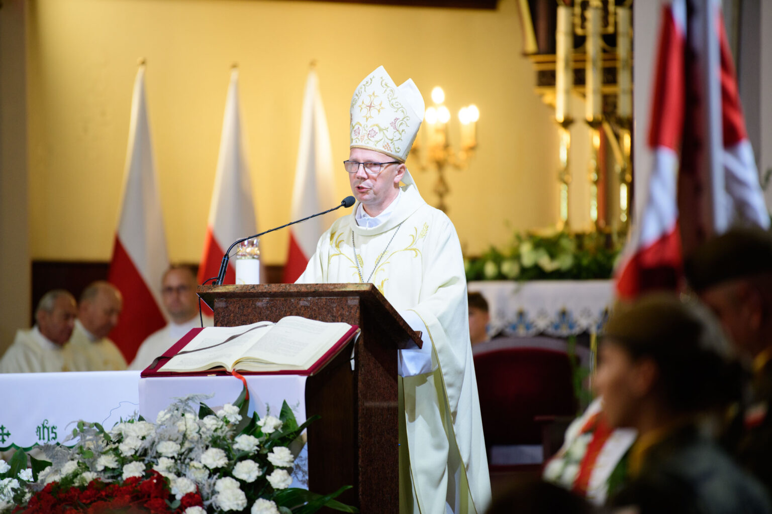 Pogrzeb ofiar obozu przy Przemyslowej z Prezydentem Karolem Nawrockim fot Sebastian Szwajkowski 20