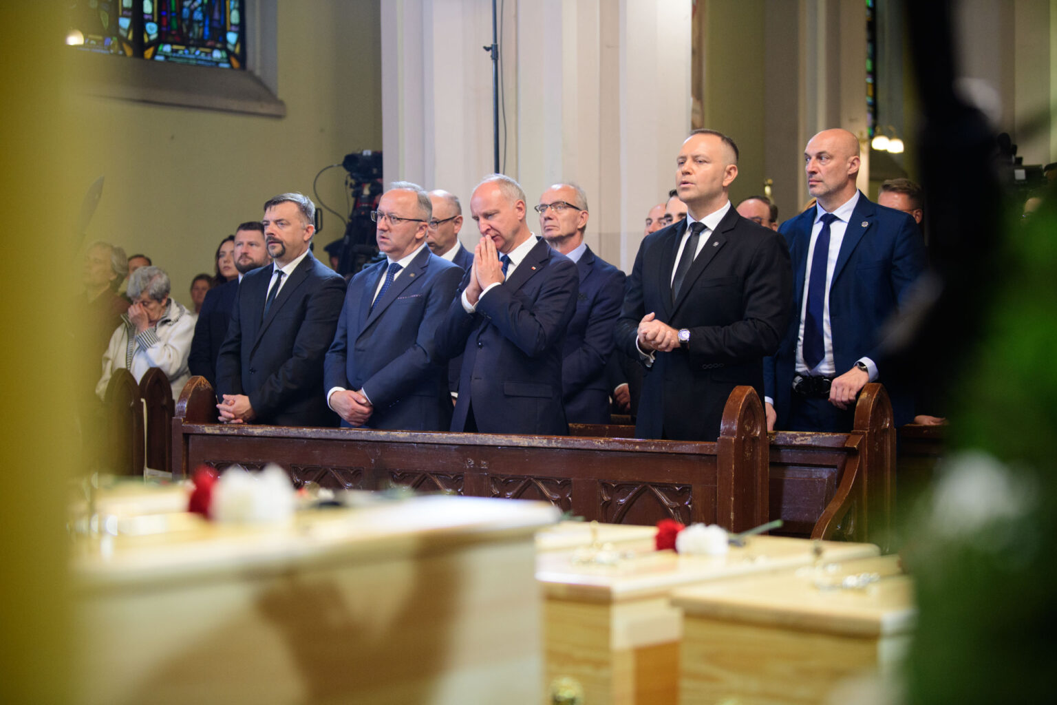 Pogrzeb ofiar obozu przy Przemyslowej z Prezydentem Karolem Nawrockim fot Sebastian Szwajkowski 24