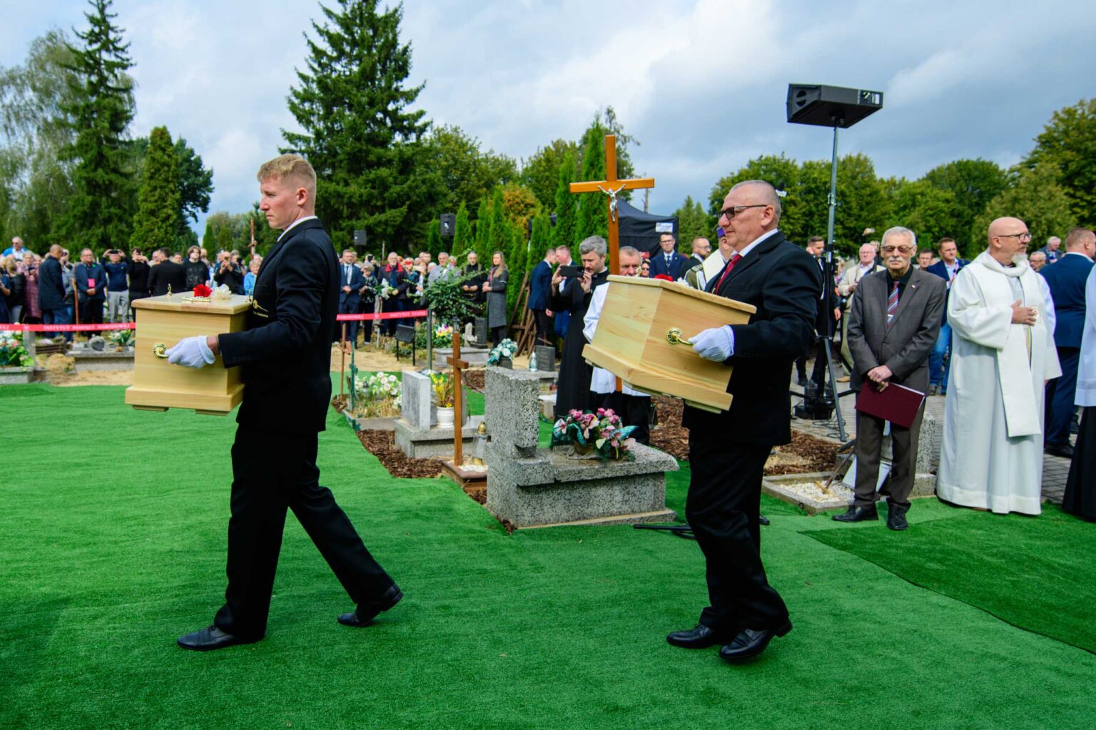 Pogrzeb ofiar obozu przy Przemyslowej z Prezydentem Karolem Nawrockim fot Sebastian Szwajkowski 28