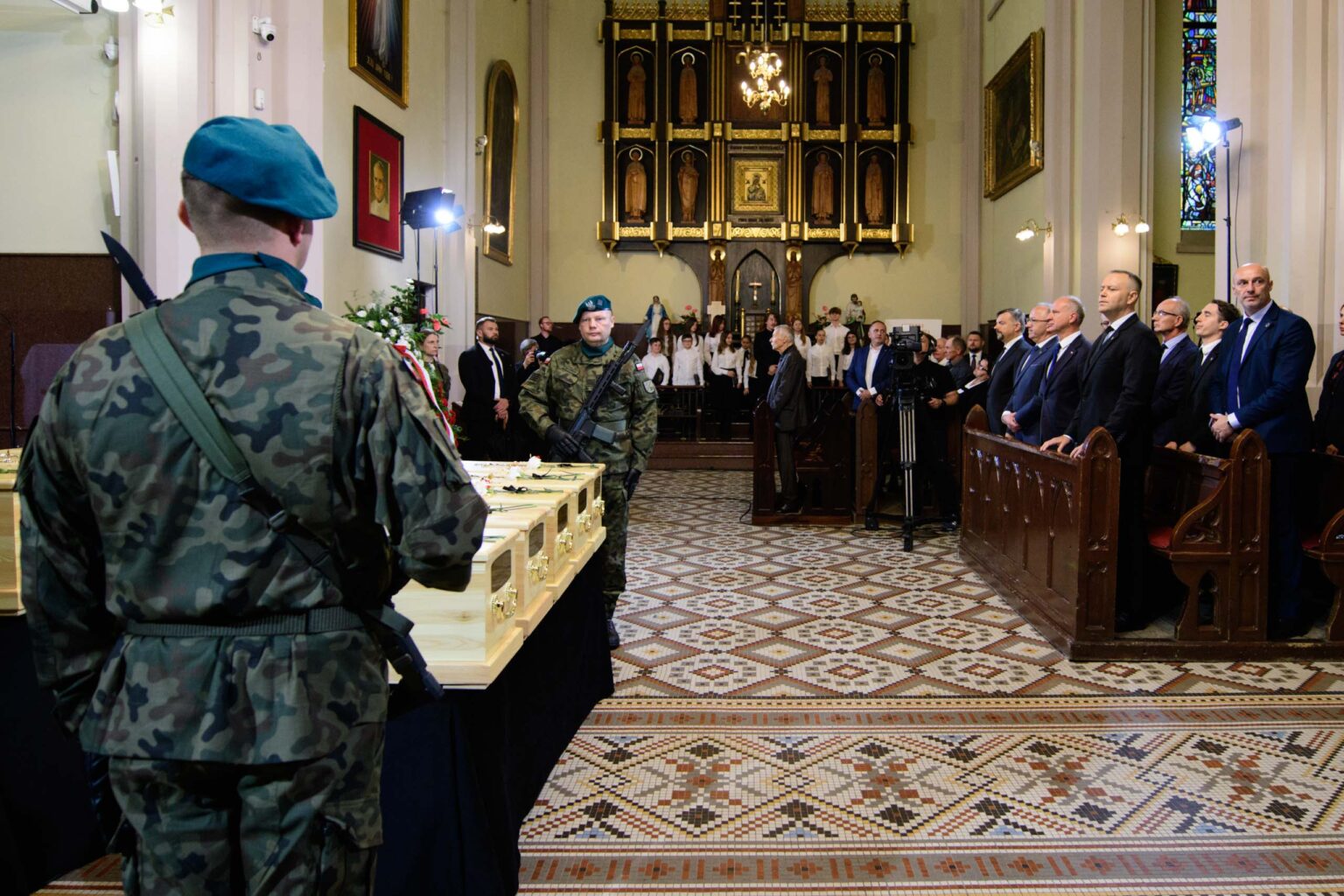 Pogrzeb ofiar obozu przy Przemyslowej z Prezydentem Karolem Nawrockim fot Sebastian Szwajkowski 3
