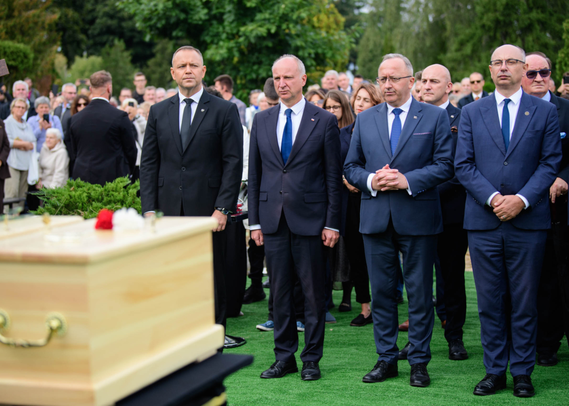 Pogrzeb ofiar obozu przy Przemyslowej z Prezydentem Karolem Nawrockim fot Sebastian Szwajkowski 38