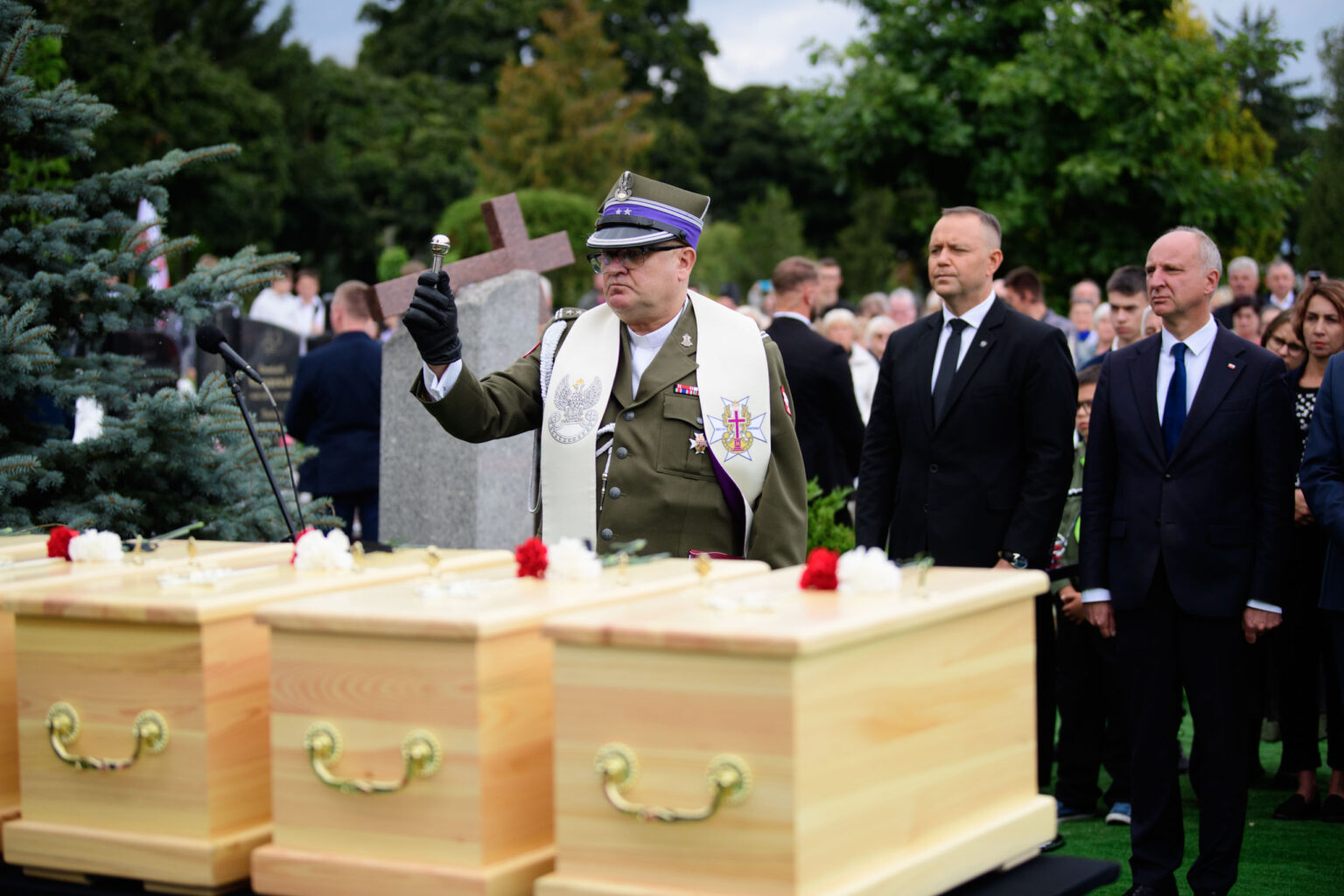 Pogrzeb ofiar obozu przy Przemyslowej z Prezydentem Karolem Nawrockim fot Sebastian Szwajkowski 42