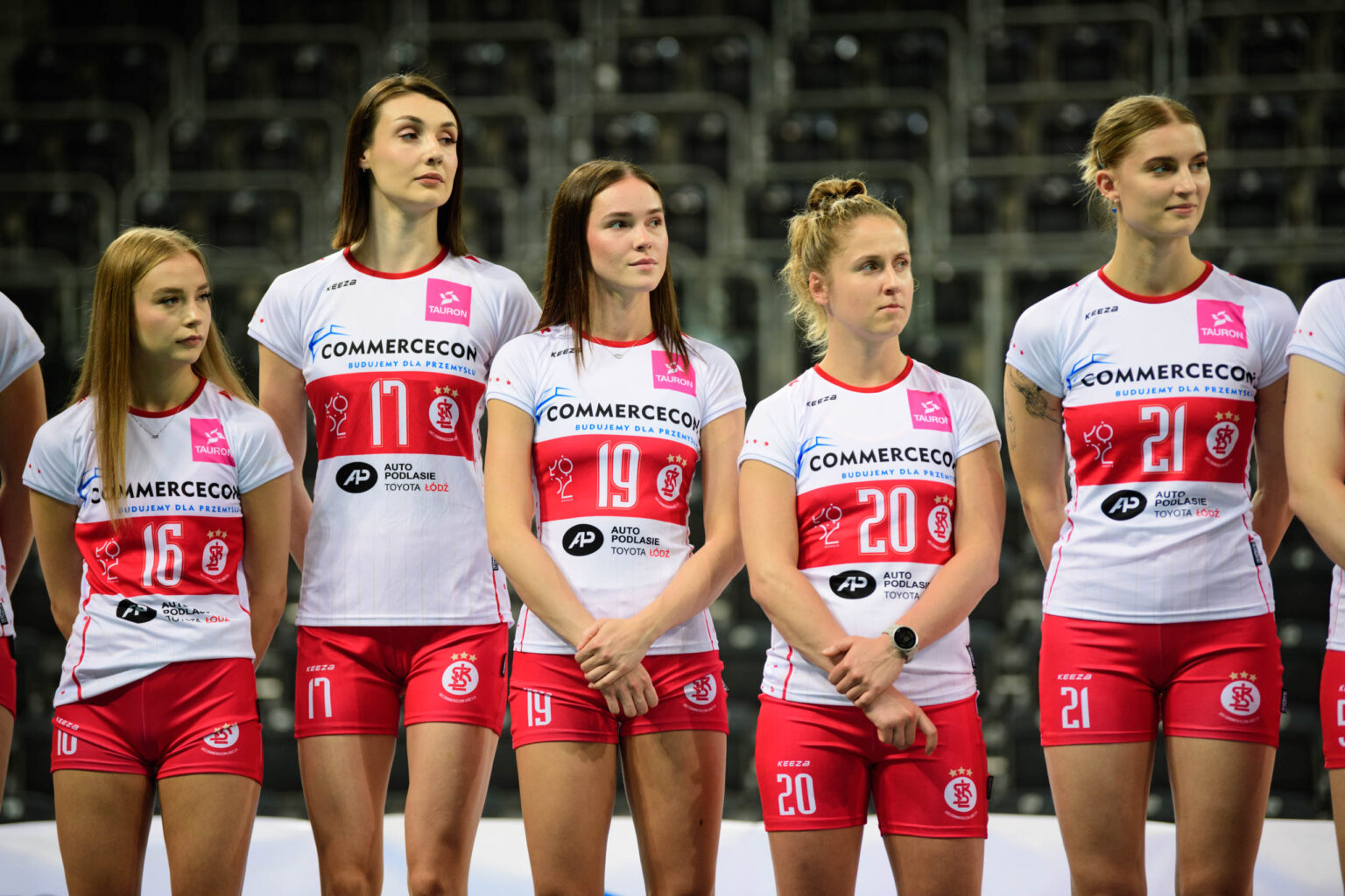Prezentacja siatkarek LKS na sezon 26 27 fot Sebastian Szwajkowski 20