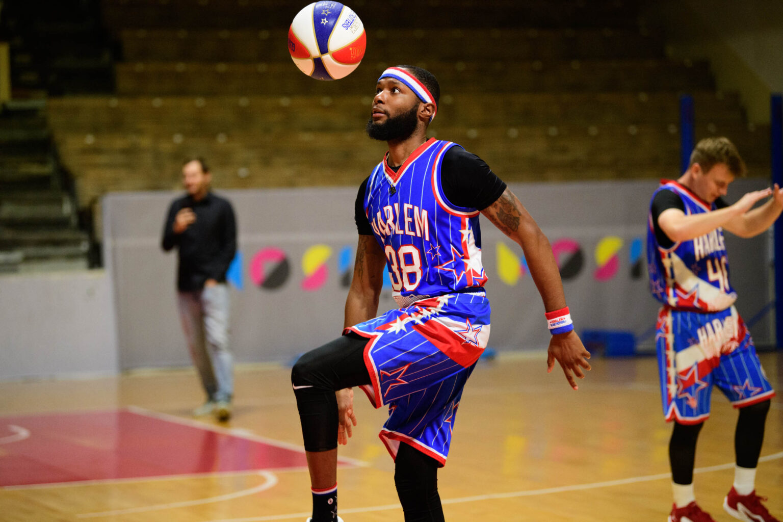 Trening Zawodnikow Harlem Globetrotters z uczniami fot Sebastian Szwajkowski 10