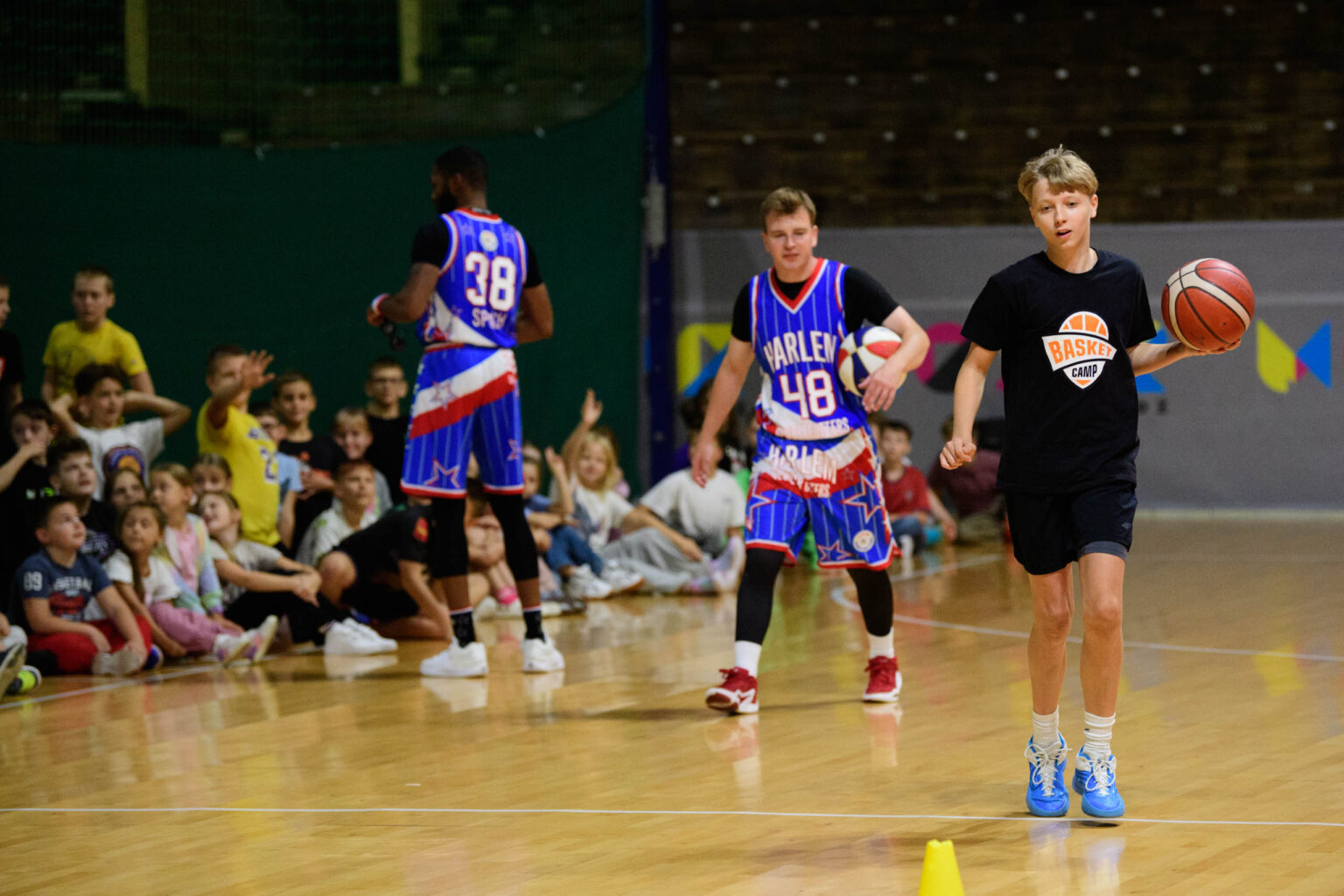 Trening Zawodnikow Harlem Globetrotters z uczniami fot Sebastian Szwajkowski 31