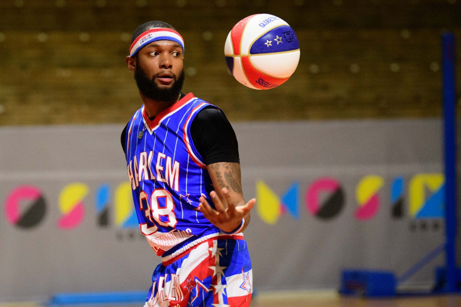 Trening Zawodnikow Harlem Globetrotters z uczniami fot Sebastian Szwajkowski 8