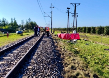 Tragiczny wypadek na przejeździe kolejowym w powiecie wieluńskim. Nie żyje 30-latek Druga ofiara śmiertelna wypadku pod Wieluniem. Nie żyje 16-latka