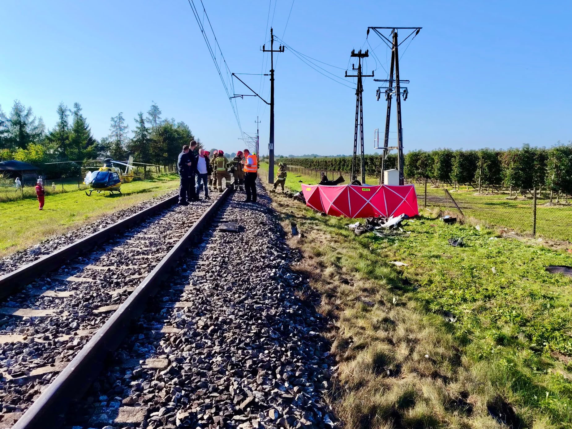 Tragiczny wypadek na przejeździe kolejowym w powiecie wieluńskim. Nie żyje mężczyzna 2 Tragiczny wypadek na przejeździe kolejowym w powiecie wieluńskim. Nie żyje 30-latek
