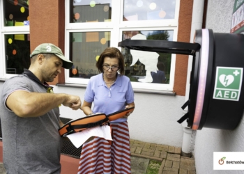 Defibrylator AED w każdej miejskiej szkole w Bełchatowie