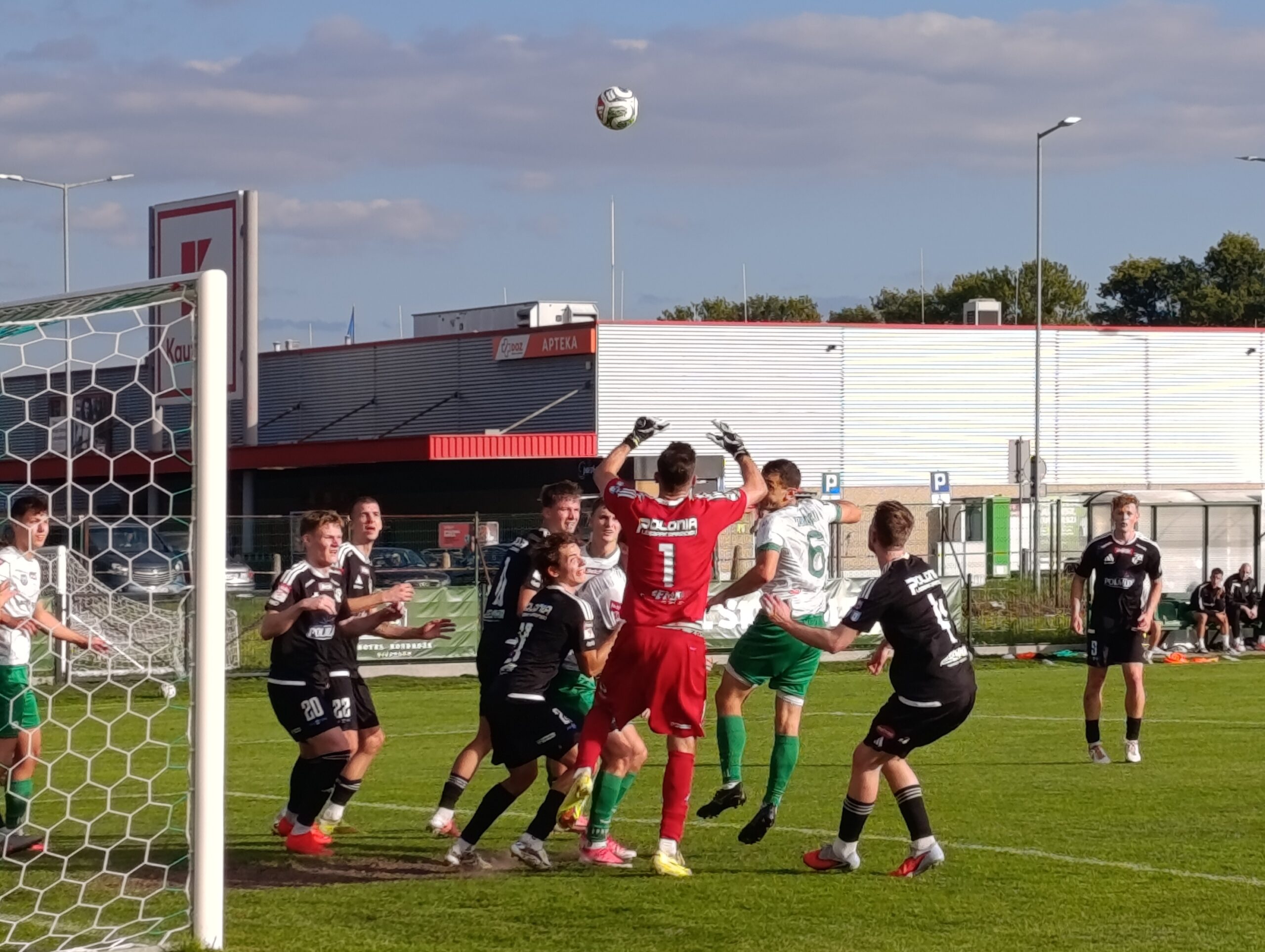 Strefa Kibica. Widzew II rozbity w Suwałkach, pierwszy gol Piaseckiego w III lidze [PODSUMOWANIE 3. LIGI]