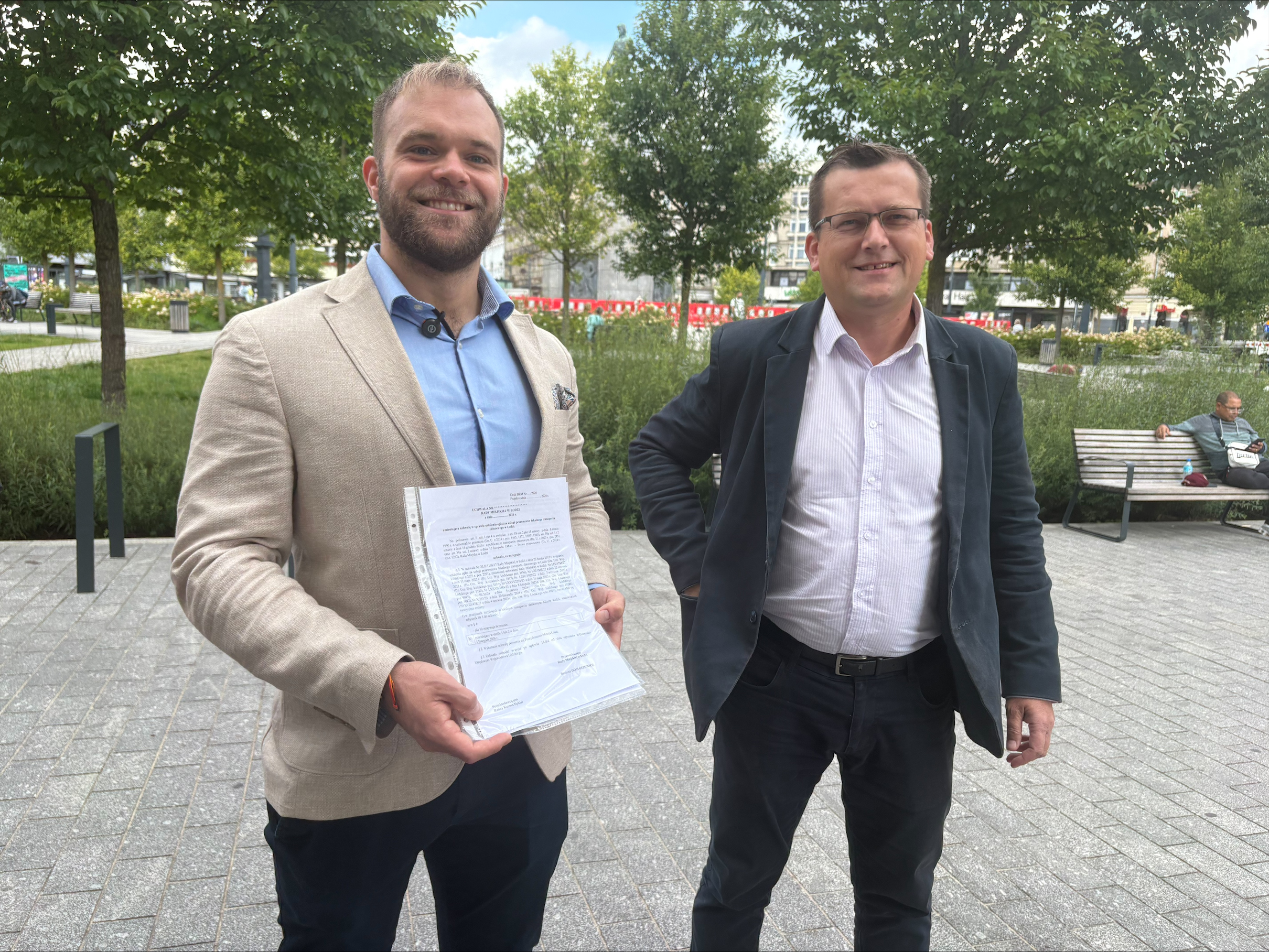 Uczniowie w Łodzi płacą najwięcej za komunikację. W innych dużych miastach jeżdżą nawet za darmo 1 Uczniowie w Łodzi płacą najwięcej za komunikację. W innych dużych miastach jeżdżą nawet za darmo