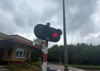 Rząd chce zaostrzyć kary za łamanie przepisów na przejazdach. Jest reakcja po katastrofie kolejowej
