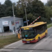 Autobus MPK Łódź zablokowany na przejeździe kolejowym