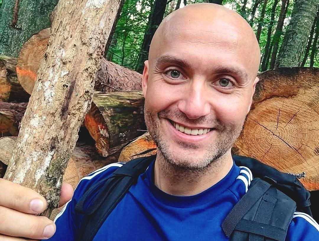 Łódzkie, jestem stąd | Zrzucił 70 kilogramów i ruszył przed siebie. Kim jest „Wojtek Idzie”? [PODCAST]