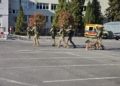Strzały, ewakuacja i ładunek wybuchowy w zgierskim starostwie. Służby ćwiczyły atak terrorystyczny [ZDJĘCIA]