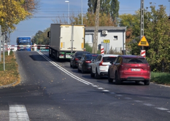 Utrudnienia na Warszawskiej w Tomaszowie Mazowieckim. Tunel ma załatwić sprawę
