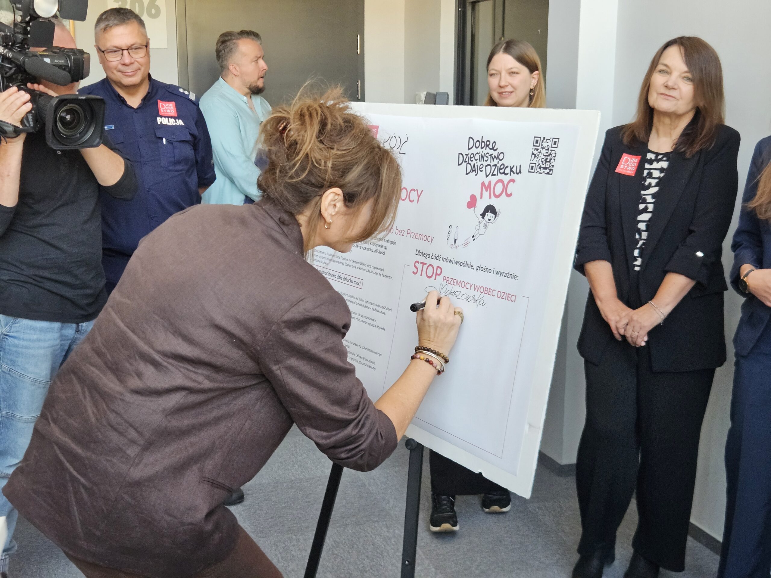 Coraz więcej zgłoszeń dotyczących przemocy wobec dzieci. Łódź dołącza do ogólnopolskiej kampanii 3 20261007 122323 scaled