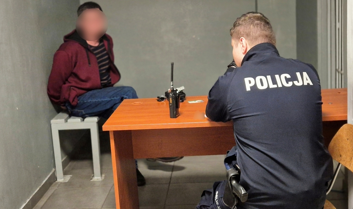 Chciał zapisać się do lekarza, zagroził bombą. Na komendę przyjechał pijany