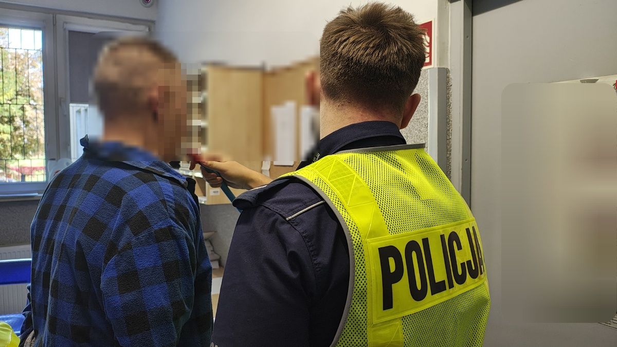 Miał 2,4 promila i próbował uciec po kolizji. Zatrzymali go świadkowie 2 Miał 2,4 promila i próbował uciec po kolizji. Zatrzymali go świadkowie