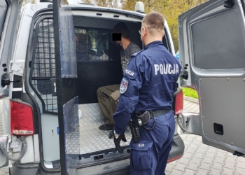 Rozbój w centrum Radomska. Napastnicy mieli użyć pałek i siekiery