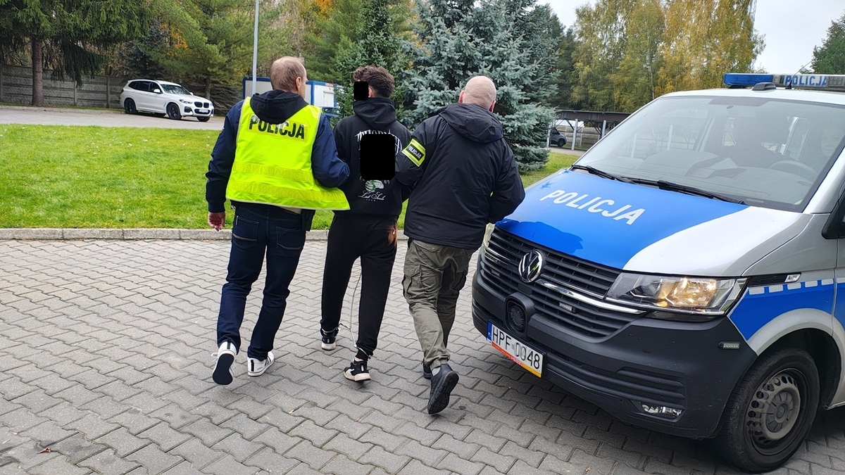 Rozbój w centrum Radomska. Napastnicy mieli użyć pałek i siekiery
