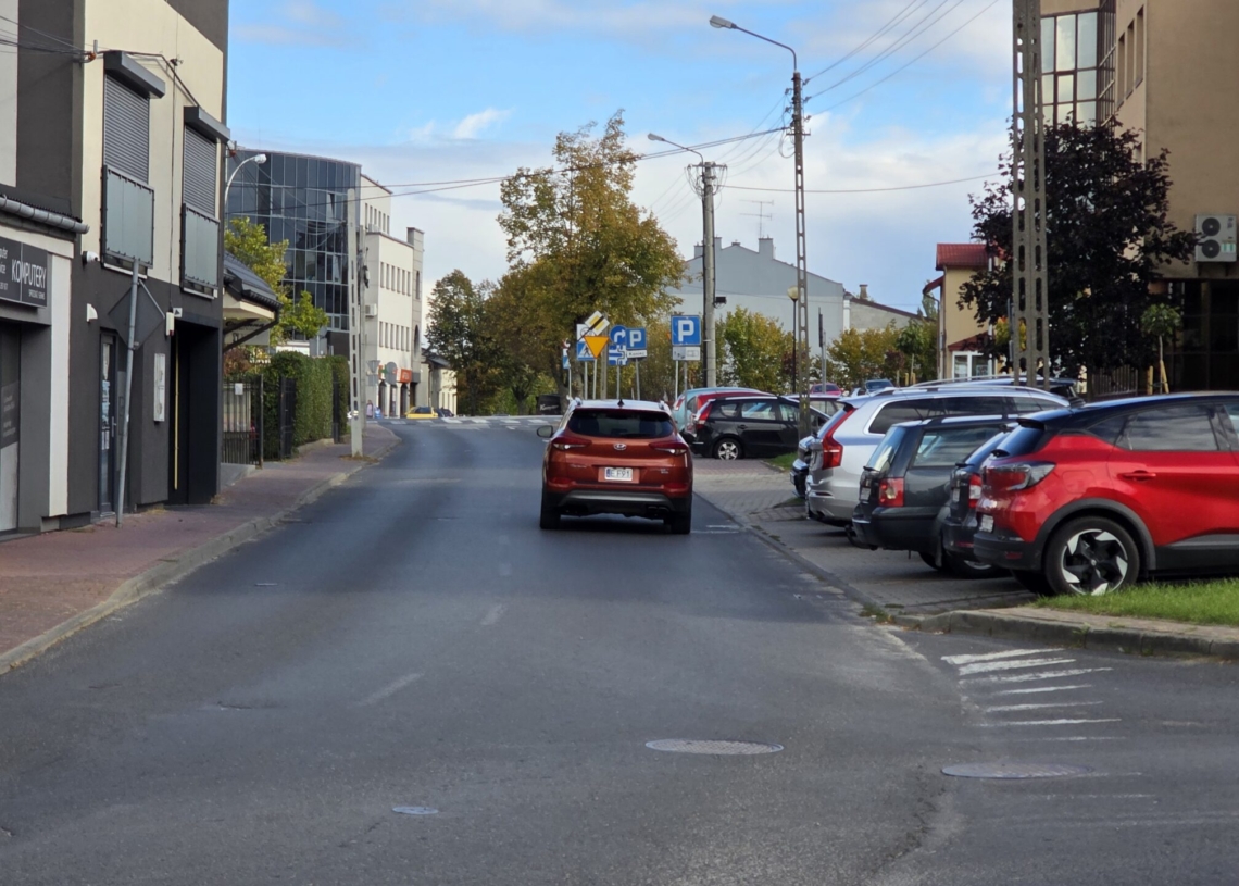 Mieszkańcy ulicy Polnej chcą poprawy bezpieczeństwa. Progi nie wszędzie są możliwe 1 Mieszkańcy ulicy Polnej chcą poprawy bezpieczeństwa. Progi nie wszędzie są możliwe