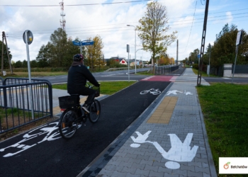 Nowa droga rowerowa i chodnik w Bełchatowie. Inwestycja za blisko 5 mln zł zakończona