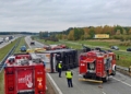 Wypadek na S8 w Łopatkach. Kierowca ciężarówki zabrany do szpitala śmigłowcem LPR