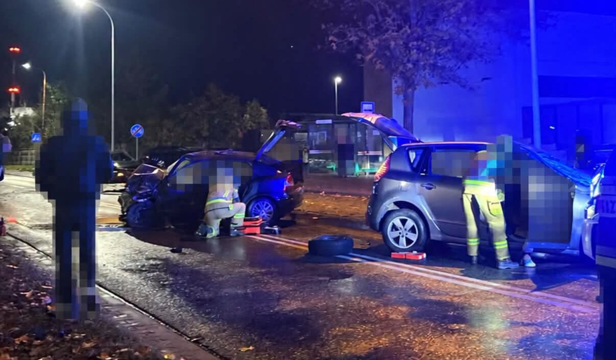 Wypadek w Osiedlu Niewiadów. Dwie osoby poważnie ranne