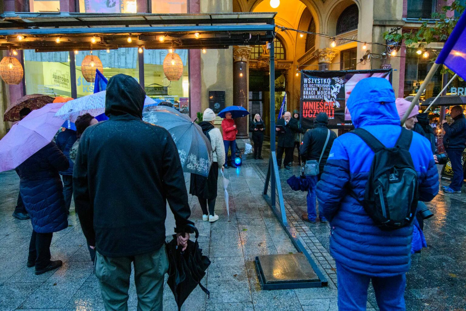 Czerwona kartka dla rzadu fot Sebastian Szwajkowski 10