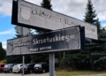 Wyblakłe i nieczytelne tablice uliczne w Sieradzu. Radny chce ich wymiany