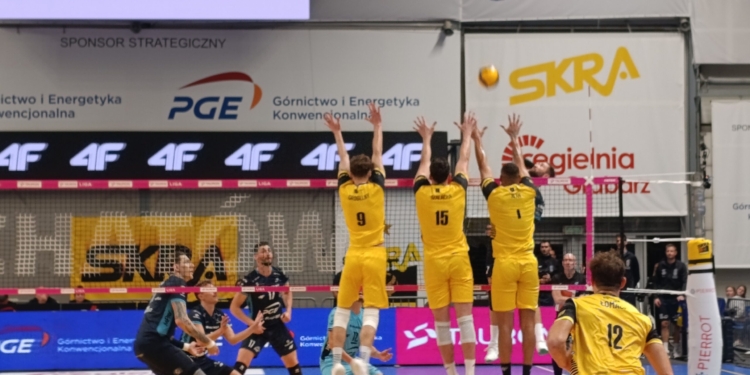 Skra Bełchatów wygrała po tie-breaku. Dwa punkty zostają w Hali Energia [ZDJĘCIA]